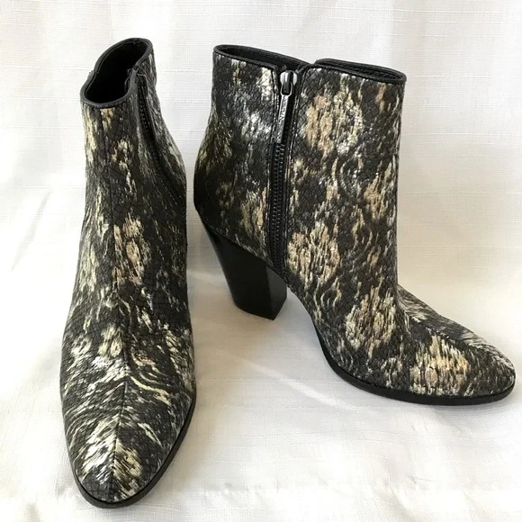 Donald J Pliner Couture Swift gold Metallic Ankle Boots size 7.5 - Picture 2 of 15